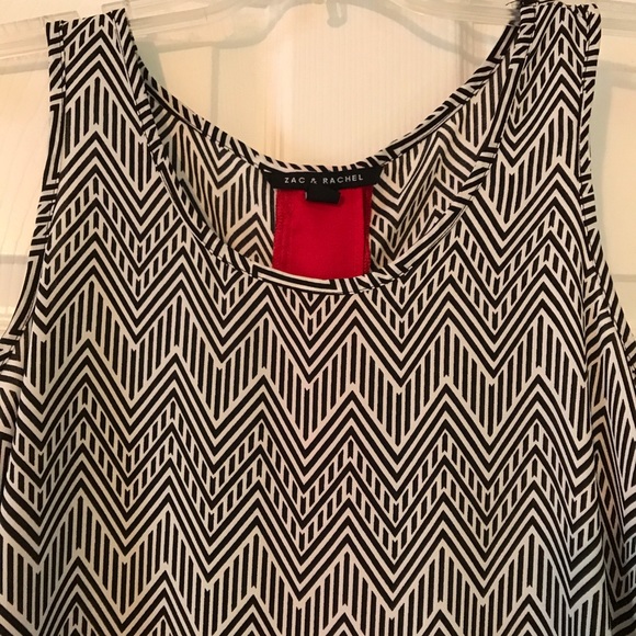 Sleeveless blouse - Picture 2 of 8